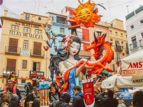Las Fallas Of Valencia Guide How To Enjoy Spain S Craziest Festival