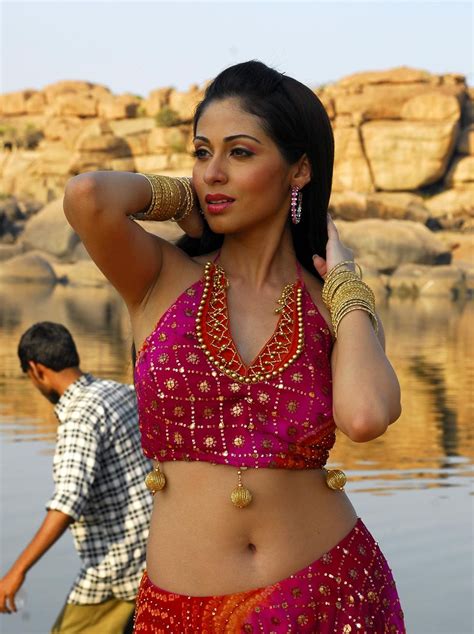 Tamil Actress Hd Wallpapers Free Downloads Sadha