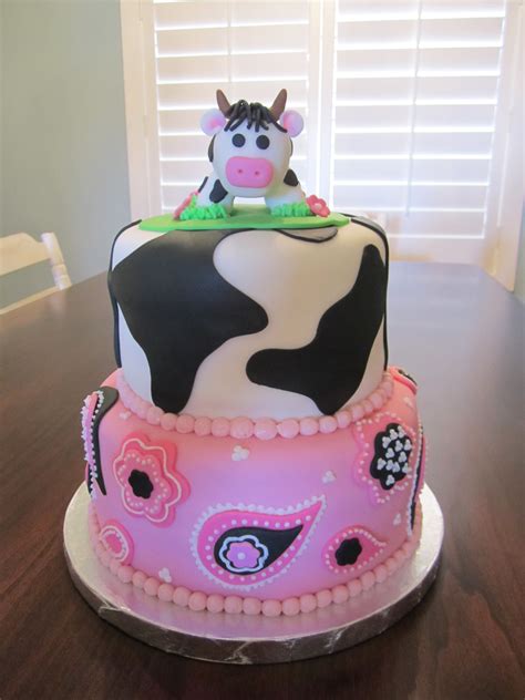 Pin By Liz Berman On Cakes By Niki Cow Birthday Cake Cow Birthday