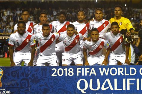 La blanquirroja necesita sumar puntos en esta eliminatoria, ya que marcha penúltima y solo consiguió un empate en cuatro partidos. Perú vs. Colombia: Todo lo que necesitas saber de fútbol ...