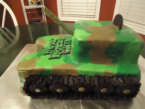 Cake design rimini e piacenza: Army Tank Birthday Cake - CakeCentral.com