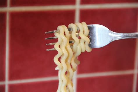 Fusilli Bucati Pasta With Fresh Tomato Sauce Vorrei Delicious Italian