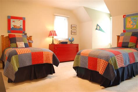 You'll both be pleased to see designs that they will still enjoy into whether you've got one teen that's moving to a bigger room or a pair of boys sharing a small room, these ideas offer a smart solution to every need and want. Twin Beds for Boys IKEA - HomesFeed