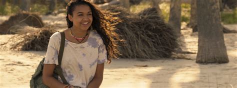 640x240 Madison Bailey In Outer Banks Netflix 640x240 Resolution