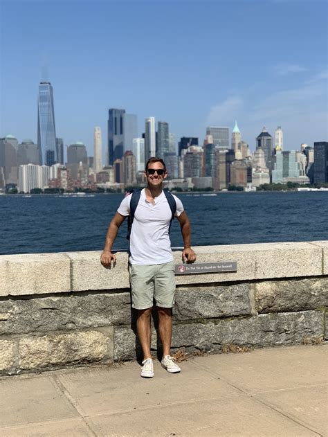 ABOUT — DOCKED DISCOVERIES