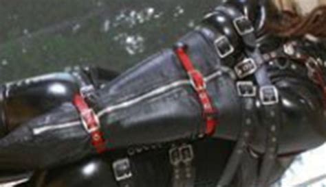 Black Color Laced Black Soft Pu Leather Arm Binder 986 Red Belt In Sex
