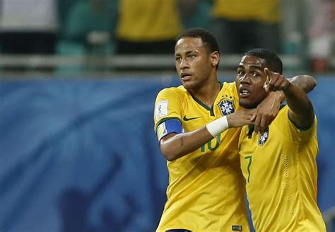 Douglas costa profil), stranice momčadi (npr. Douglas Costa returns to Brazil squad to face Japan and England - Goal.com