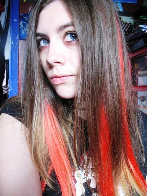 Of course, your natural dark color should show off and the highlights that's done in maroon red hair dye should only be visible right on the bottom of your hair. 35 Brilliant Dark Brown Hair With Highlights - SloDive