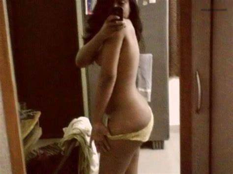 Sex Gallery Indian Girl Showing Her Nude Body