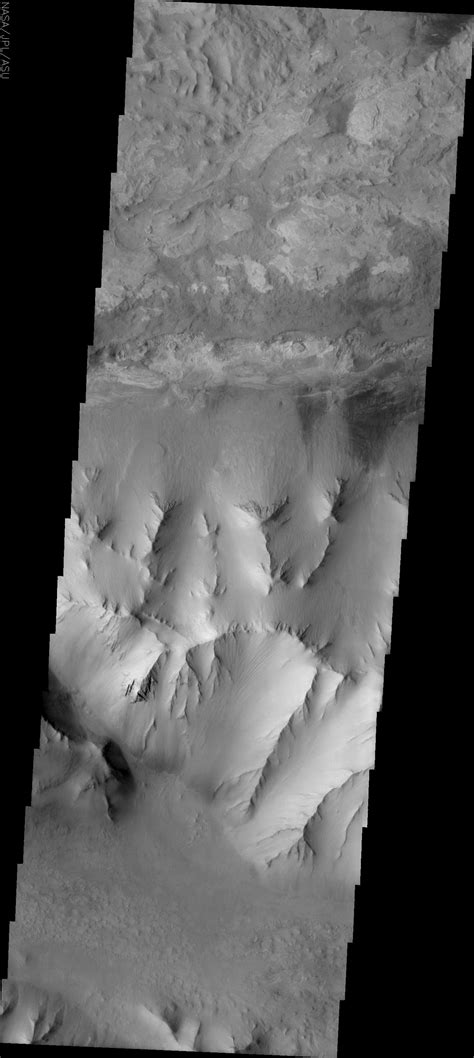 Nasa Mars Odyssey Themis Image Ius Chasma Ridge