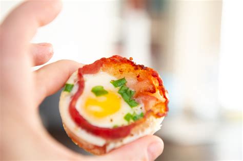 How To Make Easy Keto Bacon And Egg Cups Mom Junky