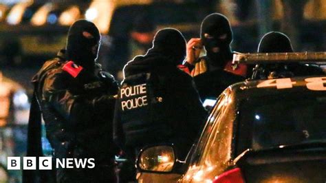 Brussels Lockdown Belgian Police Arrest 16 In Anti Terror Raids Bbc News