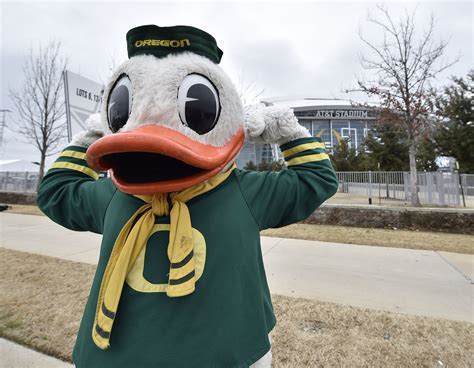 The Oregon Duck Mascot Once Scared Children And Students Duck Oregon