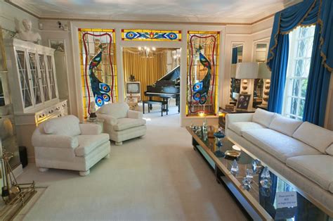 Graceland Mansion Elvis Presleys Home