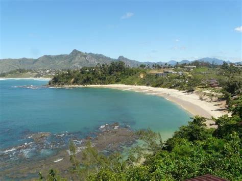 Sort out your summer beach time and head to lebanon for an oceanfront escape | travel, lebanon, beirut, batroun, byblos, beach, mediterranean, beaches in lebanon, beaches near me, best. Vue sur la baie des Galions et la plage de Libanona - Picture of Hotel Lavasoa, Fort Dauphin ...
