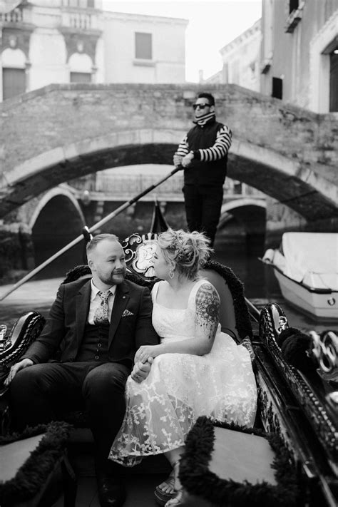 Intimate Wedding Photoshoot In Venice