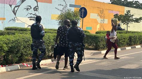 Protestos Em Angola O Mpla Está Completamente Desgastado