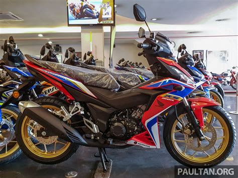 When the rs150r v2 was launched earlier this year, we saw two sides of opposing opinions. 2020 Honda RS150R V2 spotted in Malaysian dealer, five new ...