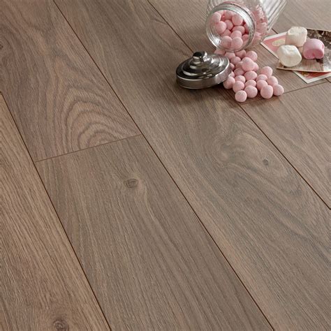 Colours Arpeggio Heritage Oak Effect Laminate Flooring 185m² Pack