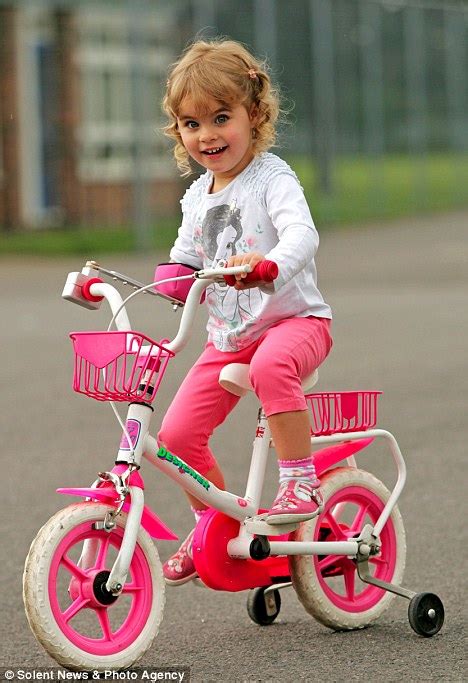 I Want To Ride My Bicycle Girl Born With Half An Arm Has Special Bike Designed By
