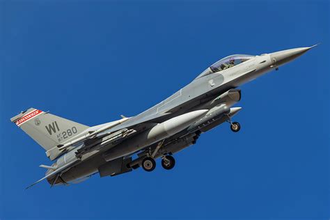 A Wisconsin Air National Guard F 16 Photograph By Rob Edgcumbe Pixels