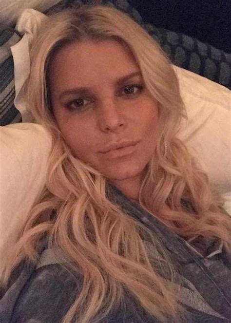 how to live your best life in 2018 jessica simpson s trainer liz josefsberg answers healthy celeb