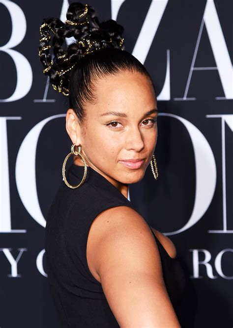 Alicia Keys Is Launching Lifestyle Beauty Brand With Elf Details Us Weekly