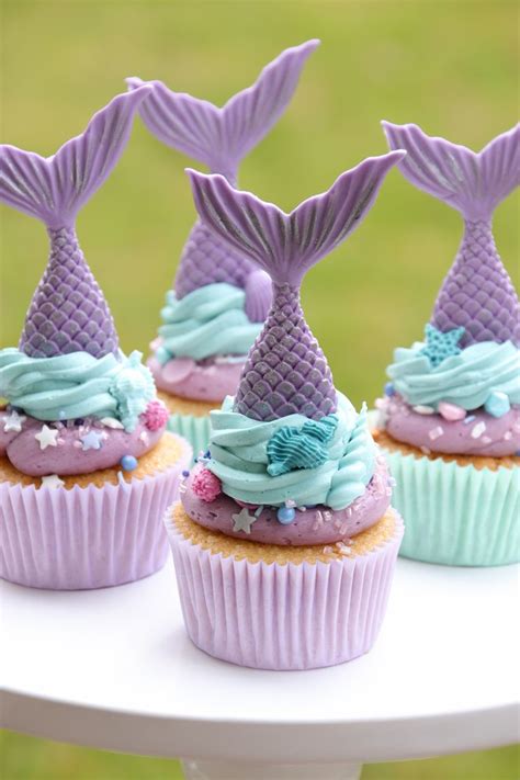 Mandel Cupcakes Mit Meerjungfrau Flossen Aus Fondant Mermaid Birthday