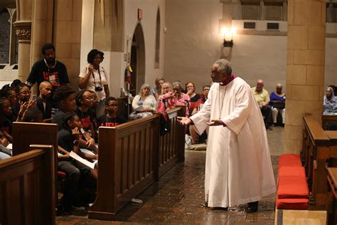 presiding-bishop-tells-young-episcopalians-we-must-help