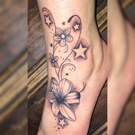 best star tattoos ever 35 small tattoo ideas and designs for 2021 best tiny tattoos