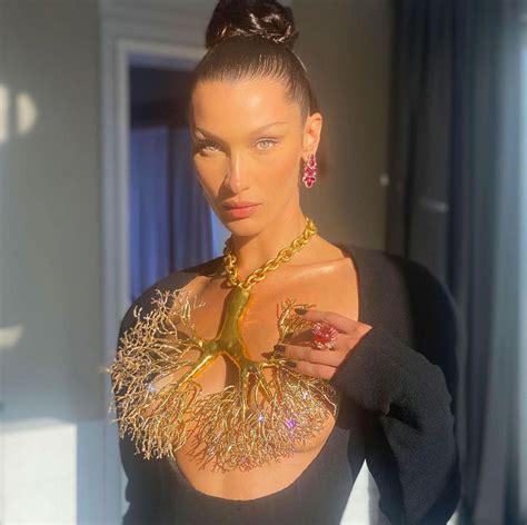 dünyaca Ünlü model bella hadid ramazan paylaşımı ile müslüman aleminin gönlünü fethetti