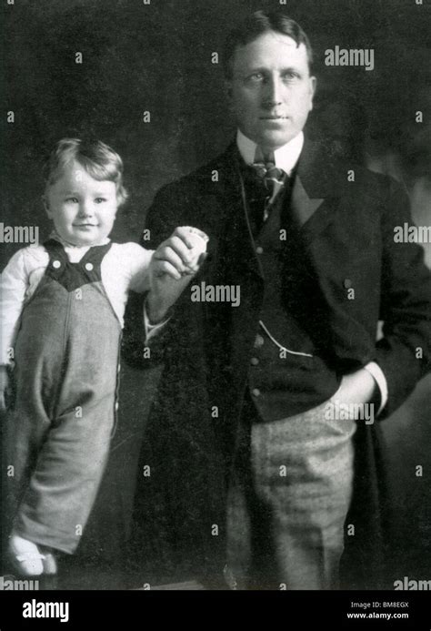 William Randolph Hearst Alrededor De 1906 Con Su Primer Hijo George Por Su Esposa Millicent