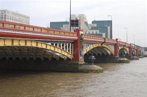 Vauxhall Bridge Over River Thames Stock Photo Image Of Exterior