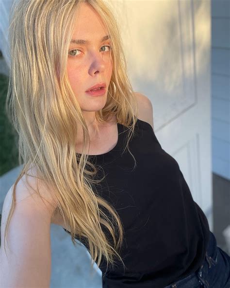 Best Of Elle Fanning On Twitter There’s No Denying That The Selfies Of Elle Fanning Are Superior