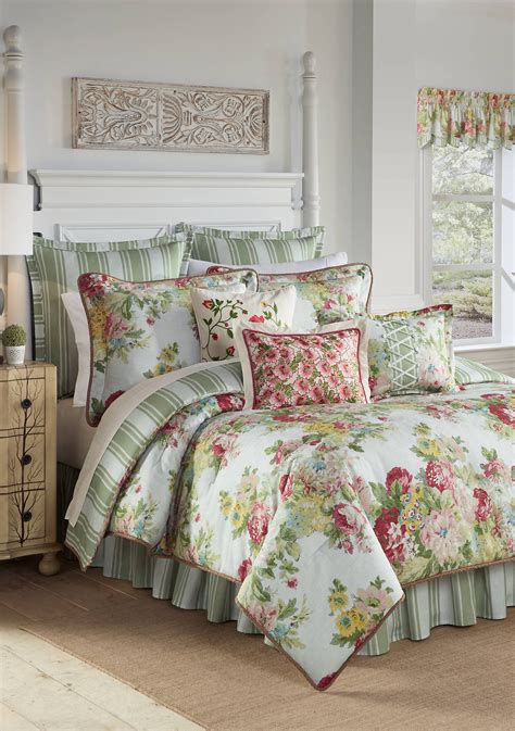 4 piece dressed up damask scalloped quilt set. Waverly® Juliet Comforter Set | belk | Výzdoba domácnosti ...