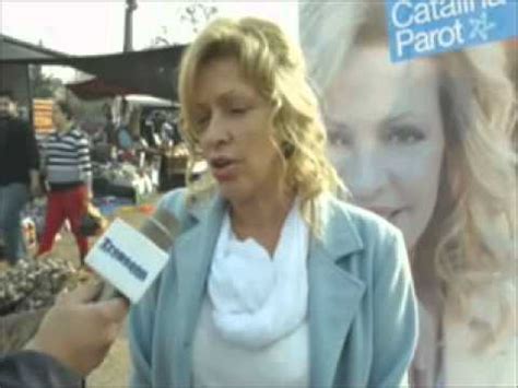Sebastián piñera'nın mart 2010 ile kasım 2012. Catalina Parot visitó la feria libre "Santa Corina" en ...