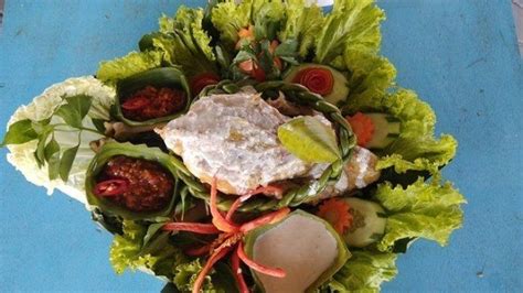 8 makanan khas tahun baru islam di indonesia dari bubur suro sampai apem ayam ingkung adalah ayam utuh 133 resep ingkung ayam ala rumahan yang mudah dan enak dari komunitas memasak terbesar dunia. Resep Ayam Ingkung untuk Hajatan dan Syukuran, Nikmat ...