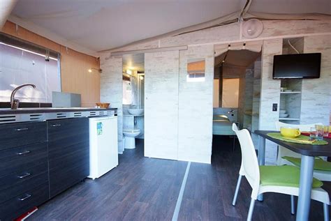 Direttamente sulla spiaggia, per una vacanza in campeggio, bungalow o glamping. Glamour Camping Isola d'Elba Golfo della Biodola ...