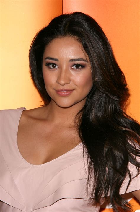 Shay Mitchell Photo 61 Of 1322 Pics Wallpaper Photo 379184 Theplace2