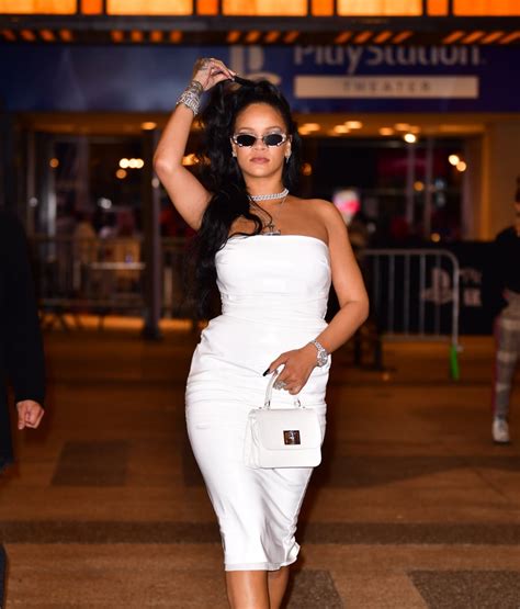 Pictures Of Rihanna Looking Sexy In 2019 Popsugar Celebrity