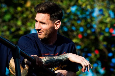 Lionel Messi Lionel Messi Will Bis 2021 Für Den Fc Barcelona Kicken