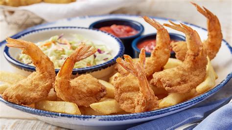 Red Lobster Is Offering Free Shrimp And Chips In Honor Of Veterans Day