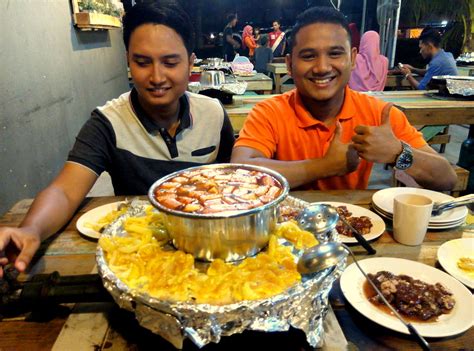 Every season is enjoyable, and has its own beauty and appeal. Kisah AKU n...: Kisah AKU n Capsicum Steamboat & Grill