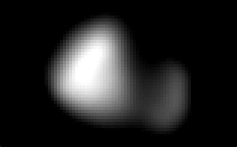 Kerberos küçük bir plüton doğal uydusu, en uzun boyutu yaklaşık 19 km (12 mil). New Horizons Views Pluto's Moon Kerberos | Picture wire ...
