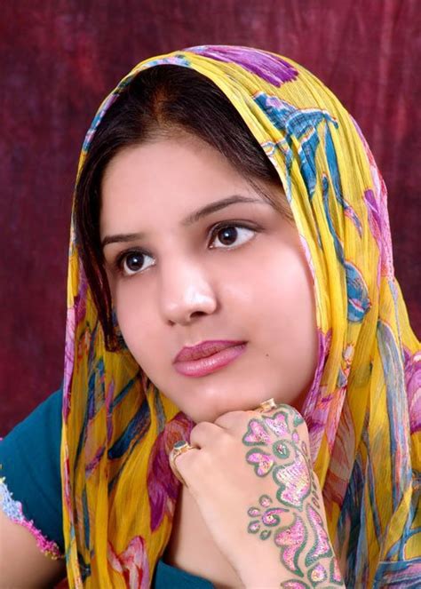 Wellcome To Worlds Of Pictures Latest Paki Girls Wallpapers