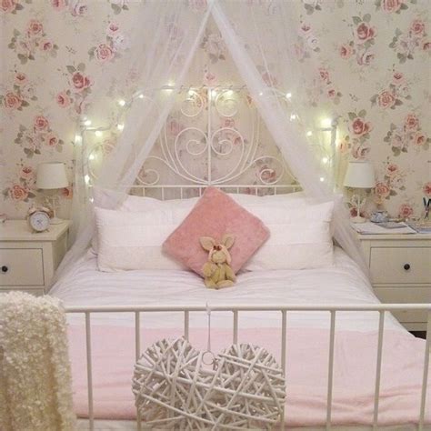 Floral Wallpaper Bedroom Floral Bedroom Girly Bedroom Pink Bedrooms