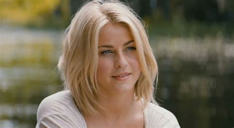 Pin By Rr L On Julianne Hough Medium Bob Hairstyles Blonde Hair With