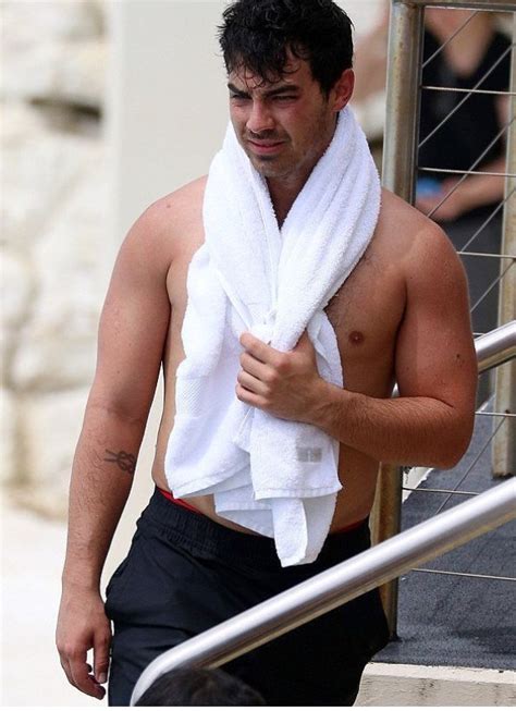 Alexis Superfan S Shirtless Male Celebs Joe Jonas Shirtless In Australia