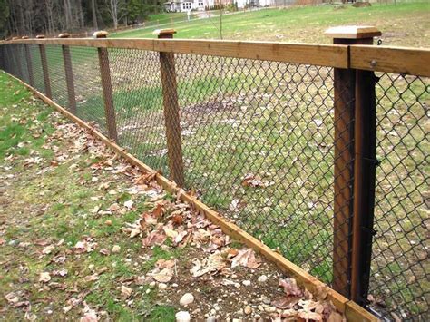 The cost of green chain link fence is typically close to black chain link fence. Chain Link Fence - Traditional Solution to Affordable Security
