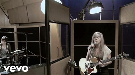 Ellie Goulding Guns And Horses Live At Metropolis Studios 2010